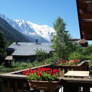 https://chalet-lioutraz.hotels-rhonealpes.com